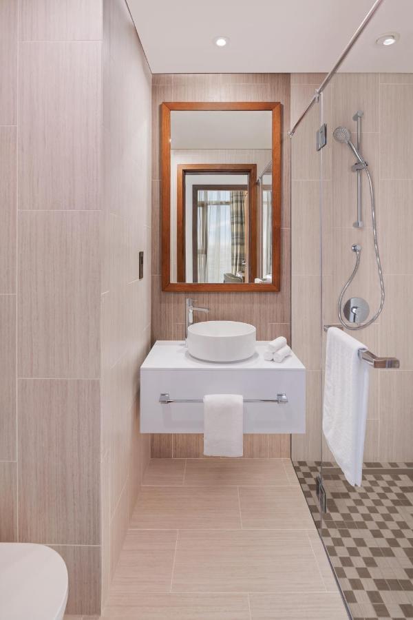 Staybridge Suites Dubai Al-Maktoum Airport By Ihg Exterior photo